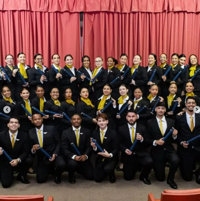 Turma de comissários na formatura