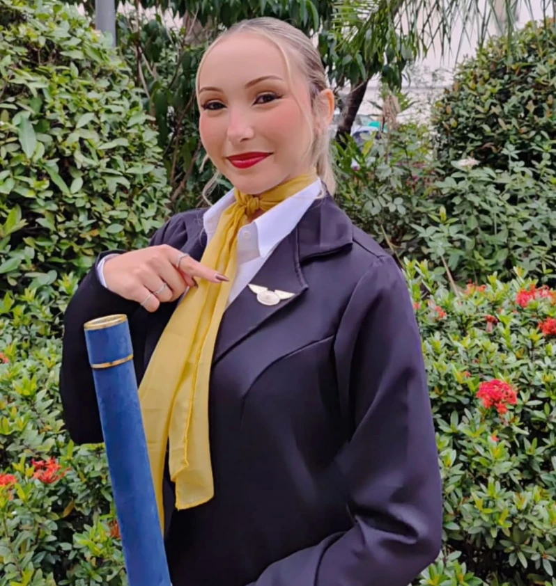 Aluna formada com o diploma