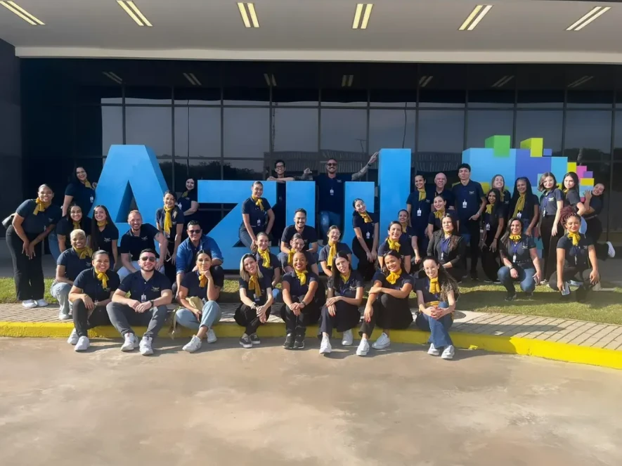 Turma da New Flight em visita à Azul